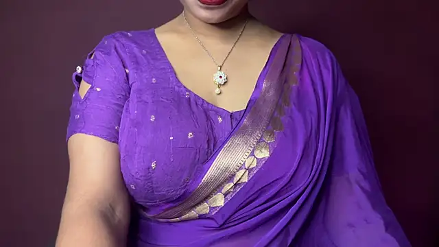 Snapshot of Hi_Rashi chatting on 07.25.26 Hi Rashi online show from 07.25.26