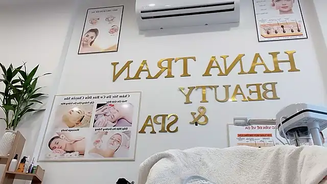 Snapshot of Katy_Bae chatting on 10.11.25 Katy Bae online show from 10.11.25