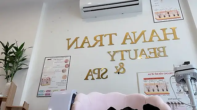 Snapshot of Katy_Bae chatting on 10.25.25 Katy Bae online show from 10.25.25