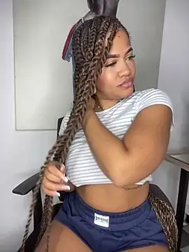 Snapshot of riri_brunnete chatting on 03.16.26 riri brunnete online show from 03.16.26