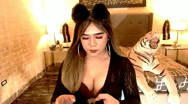 Snapshot of BigCumHuntersxx chatting on 02.05.25 BigCumHuntersxx online show from 02.05.25