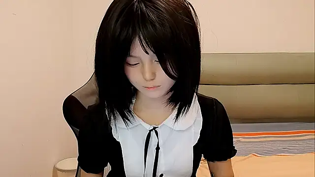 Snapshot of Suxi- chatting on 07.24.26 Suxi- online show from 07.24.26
