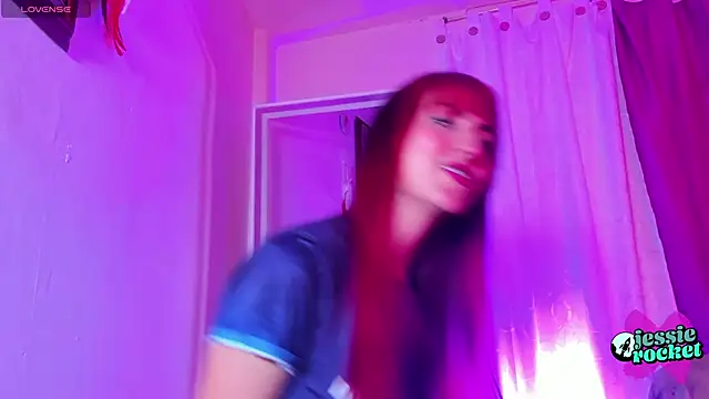 Snapshot of jessierocketx chatting on 10.12.25 jessierocketx online show from 10.12.25