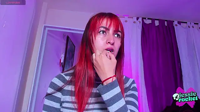 Snapshot of jessierocketx chatting on 10.17.25 jessierocketx online show from 10.17.25