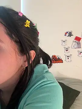 Snapshot of IvyValentine chatting on 10.31.25 IvyValentine online show from 10.31.25