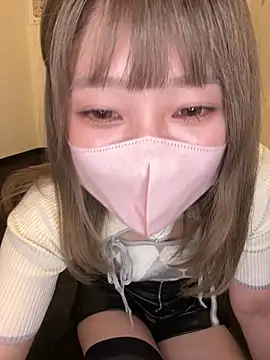 Snapshot of Ema_xx chatting on 08.02.26 Ema xx online show from 08.02.26