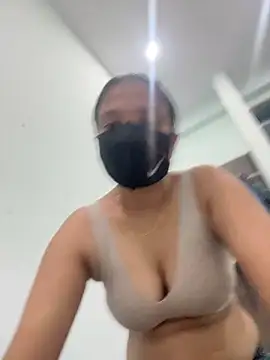 Miss kanika76 online show from 08.05.26