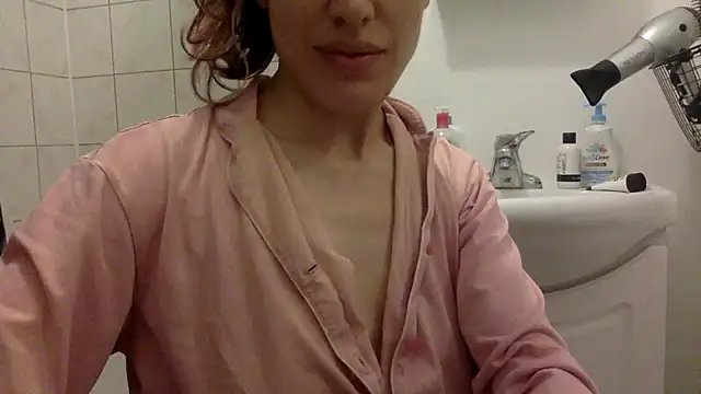 Snapshot of laetitia_xo chatting on 08.06.26 laetitia xo online show from 08.06.26
