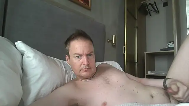 Snapshot of swedeexhib chatting on 07.28.26 swedeexhib online show from 07.28.26