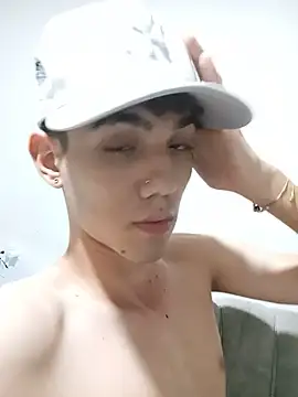 Snapshot of Liam__boy_ chatting on 07.31.26 Liam boy online show from 07.31.26