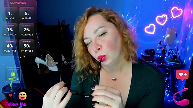 Snapshot of EllieFantastique chatting on 02.11.25 EllieFantastique online show from 02.11.25