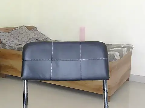 Stripqueen shakira online show from 08.02.26