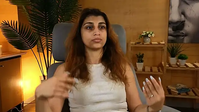 DinahSysak online show from 08.04.26