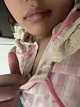 Snapshot of Miu_xinhh chatting on 07.30.26 Miu xinhh online show from 07.30.26