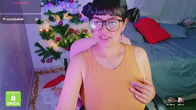 Snapshot of jane_madmax chatting on 12.14.25 jane madmax online show from 12.14.25