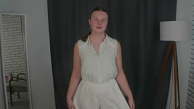 IsobelBoderick online show from 08.05.26