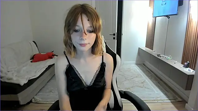 Snapshot of miss_mollysally chatting on 08.07.26 miss mollysally online show from 08.07.26