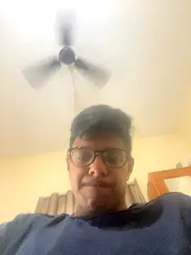 Snapshot of pavanboy chatting on 11.26.25 pavanboy online show from 11.26.25