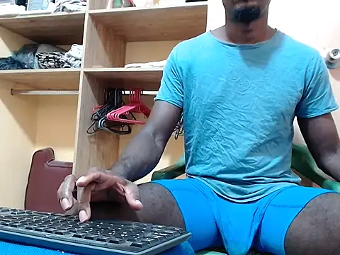 Snapshot of kurtbigcock chatting on 04.24.26 kurtbigcock online show from 04.24.26