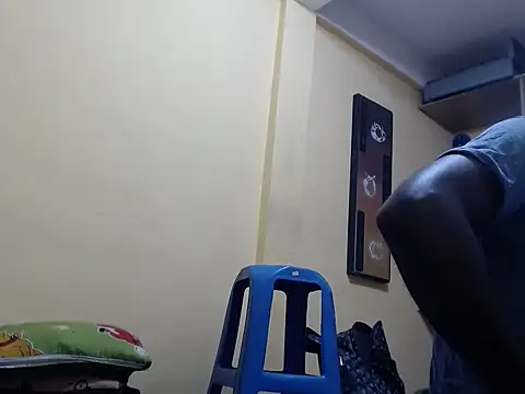Snapshot of kurtbigcock chatting on 05.21.26 kurtbigcock online show from 05.21.26