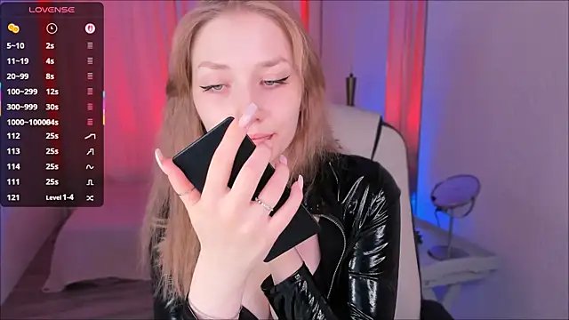 Snapshot of DakotaMabs chatting on 11.16.25 DakotaMabs online show from 11.16.25