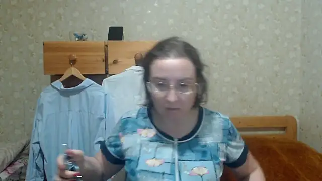 Snapshot of Smart_Rose chatting on 10.31.25 Smart Rose online show from 10.31.25