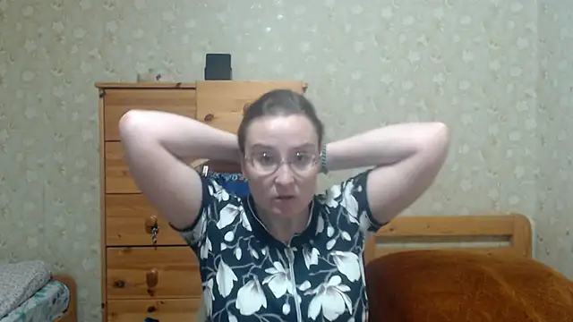 Snapshot of Smart_Rose chatting on 11.09.25 Smart Rose online show from 11.09.25