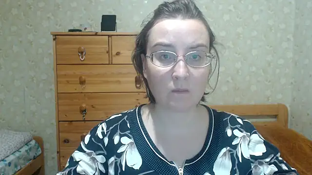 Snapshot of Smart_Rose chatting on 11.13.25 Smart Rose online show from 11.13.25