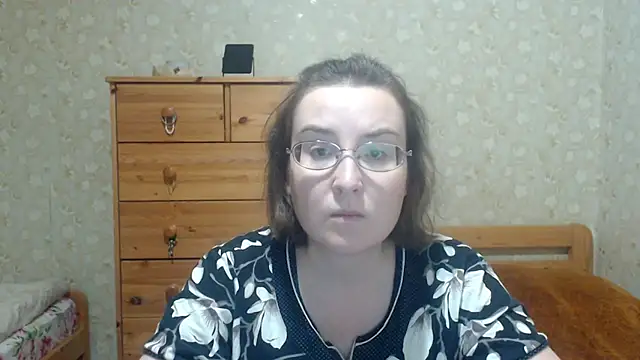 Snapshot of Smart_Rose chatting on 11.16.25 Smart Rose online show from 11.16.25