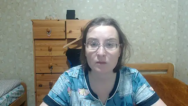 Snapshot of Smart_Rose chatting on 11.25.25 Smart Rose online show from 11.25.25