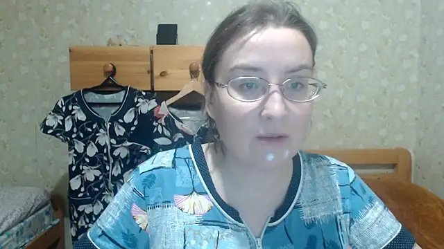 Snapshot of Smart_Rose chatting on 11.26.25 Smart Rose online show from 11.26.25