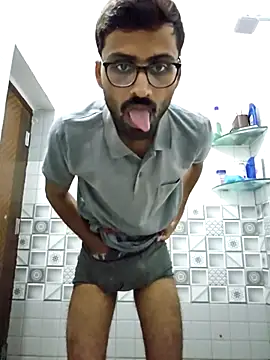 Snapshot of krishna8035 chatting on 11.18.25 krishna8035 online show from 11.18.25