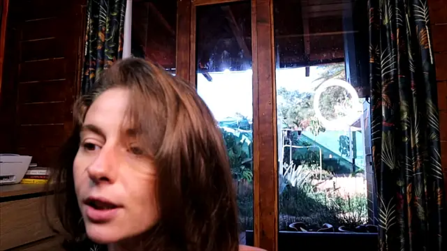 Snapshot of LittleMe97 chatting on 05.22.26 LittleMe97 online show from 05.22.26