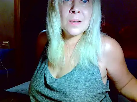 Snapshot of AgoniA7 chatting on 07.16.26 AgoniA7 online show from 07.16.26