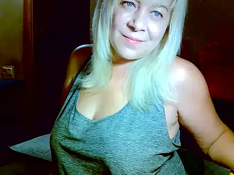 Snapshot of AgoniA7 chatting on 07.26.26 AgoniA7 online show from 07.26.26