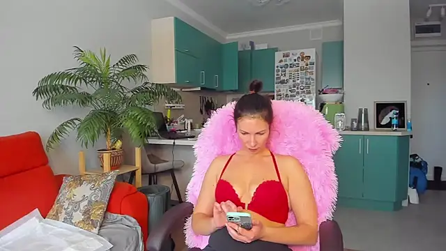 Snapshot of ChristinaGlory chatting on 02.10.25 ChristinaGlory online show from 02.10.25