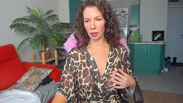 Snapshot of ChristinaGlory chatting on 02.13.25 ChristinaGlory online show from 02.13.25