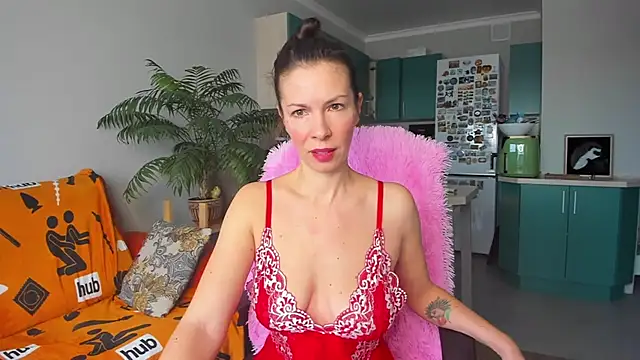 Snapshot of ChristinaGlory chatting on 03.07.25 ChristinaGlory online show from 03.07.25