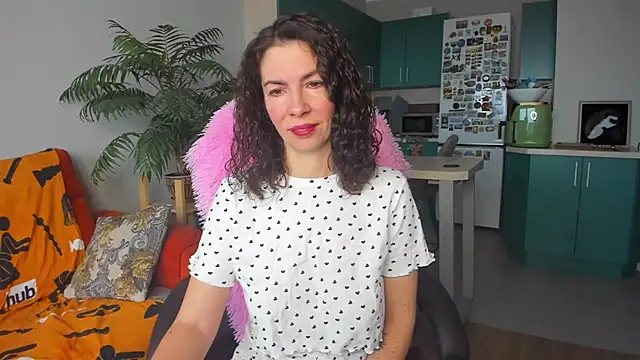 Snapshot of ChristinaGlory chatting on 03.12.25 ChristinaGlory online show from 03.12.25