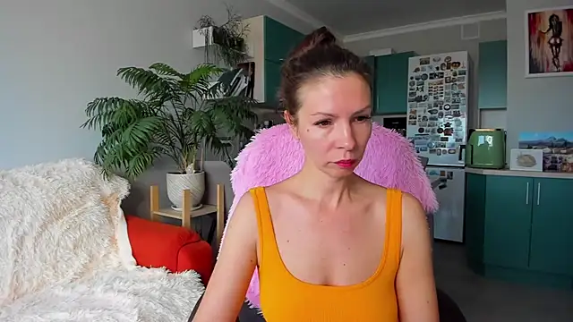 Snapshot of ChristinaGlory chatting on 10.23.25 ChristinaGlory online show from 10.23.25