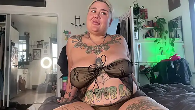 Snapshot of Sad1st1kSadie chatting on 12.22.24 Sad1st1kSadie online show from 12.22.24