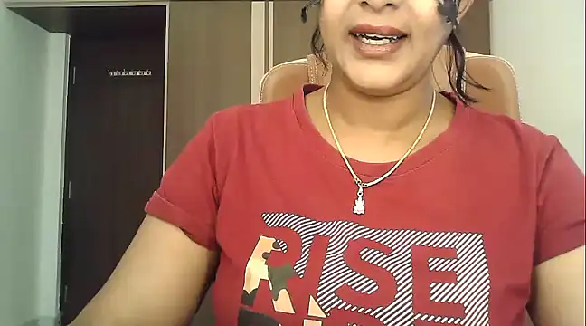 Snapshot of Spandana_Sweety chatting on 03.07.25 Spandana Sweety online show from 03.07.25