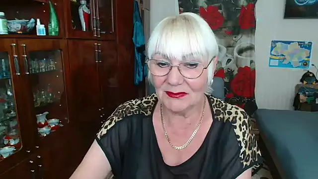 Snapshot of JenaCheim chatting on 06.19.26 JenaCheim online show from 06.19.26