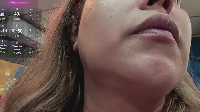 Snapshot of khloeHermaprodit3 chatting on 02.21.25 khloeHermaprodit3 online show from 02.21.25