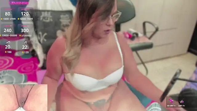 Snapshot of khloeHermaprodit3 chatting on 02.27.25 khloeHermaprodit3 online show from 02.27.25