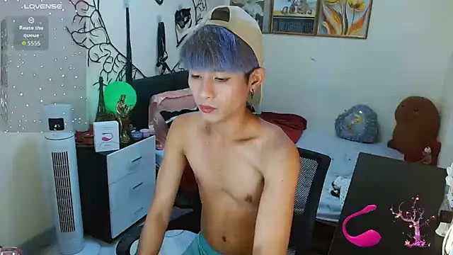 Snapshot of WildestTwink chatting on 09.11.25 WildestTwink online show from 09.11.25