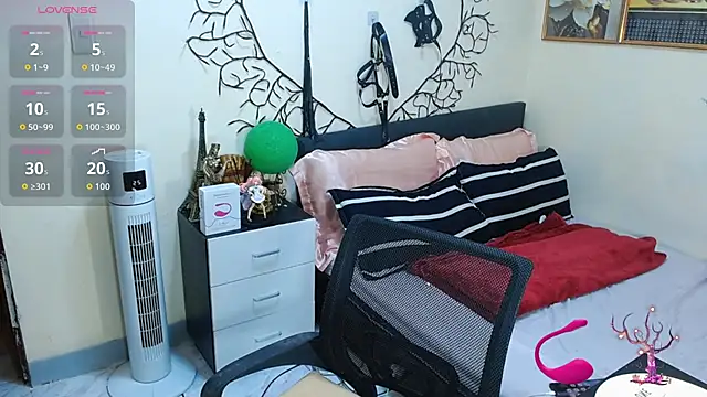 Snapshot of WildestTwink chatting on 11.05.25 WildestTwink online show from 11.05.25