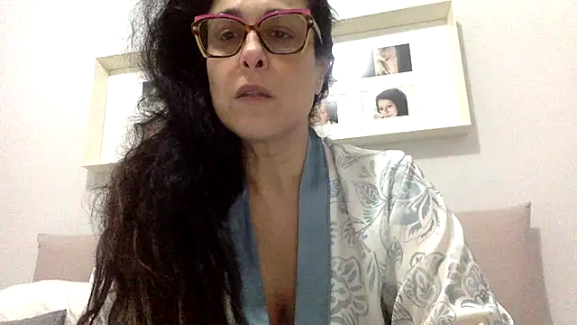 Snapshot of crudeliafrancy chatting on 03.02.26 crudeliafrancy online show from 03.02.26