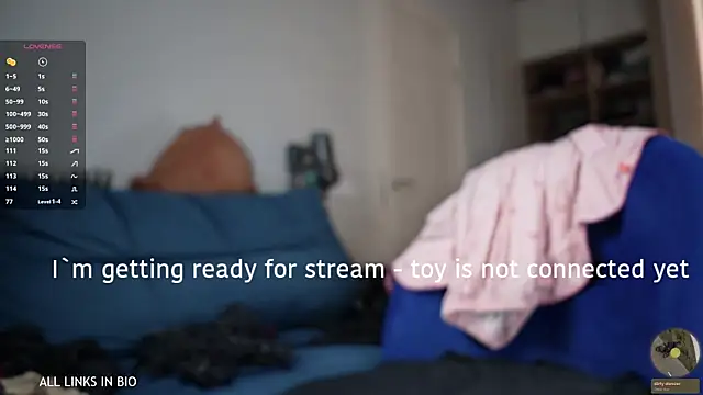 LAUREL HAZEL online show from 02.06.25