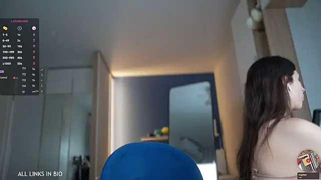 LAUREL HAZEL online show from 02.20.25